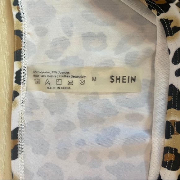 Leopard Print 2 Piece Swimsuit With Adjustable￼ Corset Back Size M Shein (183) - Picture 11 of 13